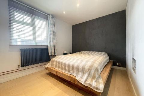 1 bedroom flat for sale, Storksmead Road, Edgware
