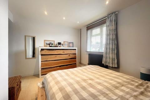 1 bedroom flat for sale, Storksmead Road, Edgware