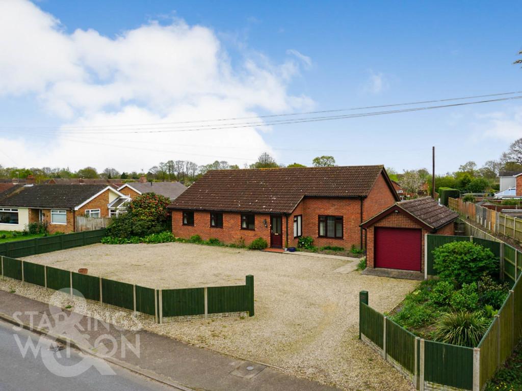 Station Road, Lingwood, Norwich 4 bed detached bungalow to rent £