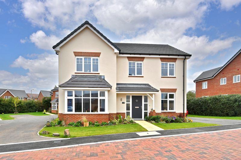 Elizabeth Close, Wellington TA21 4 bed detached house for sale £489,950
