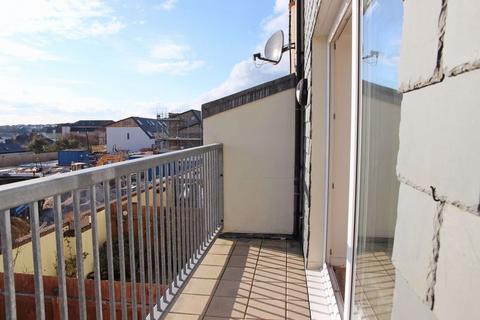 3 bedroom terraced house to rent, Narrowcliff, Newquay TR7
