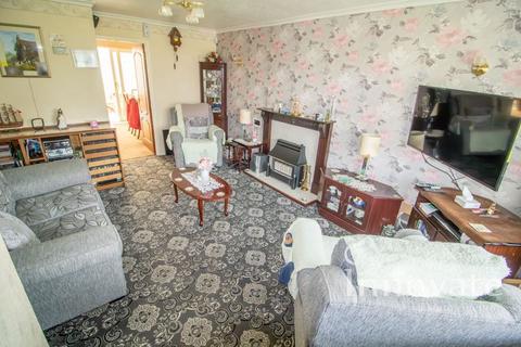 3 bedroom semi-detached house for sale, Westmead Drive, Oldbury B68