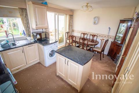 3 bedroom semi-detached house for sale, Westmead Drive, Oldbury B68