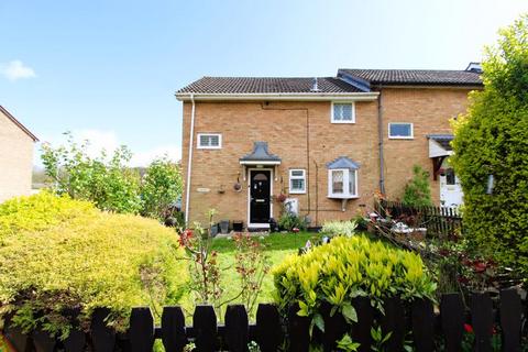 4 bedroom end of terrace house for sale, Olympic Close, Luton