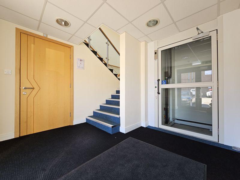 Lobby / Lift