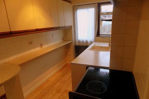 2 bedroom apartment to rent, Barnard Gardens, Hayes, UB4