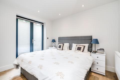 2 bedroom apartment to rent, Hartington road, West Ealing