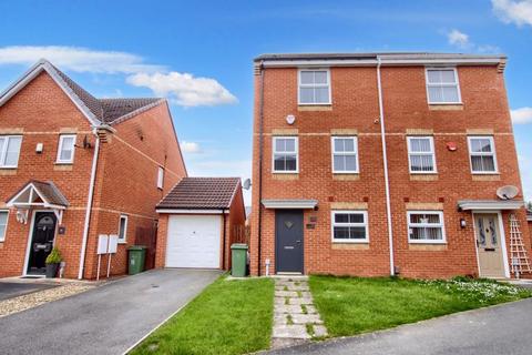 4 bedroom semi-detached house for sale, Hillwood Court, Thornaby