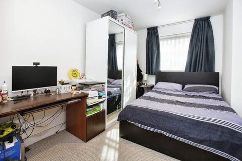 2 bedroom apartment to rent, Latitude Court, Royal Docks