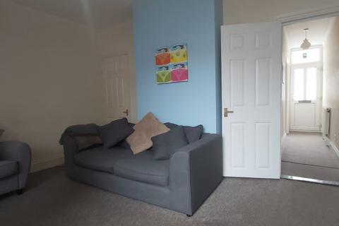4 bedroom terraced house to rent, Bath Road, Southsea