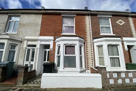 4 bedroom terraced house to rent, Bath Road, Southsea