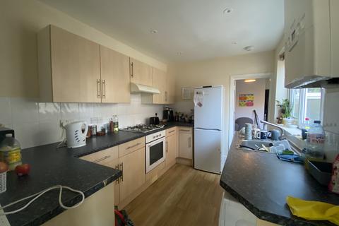 4 bedroom terraced house to rent, Bath Road, Southsea