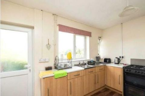 2 bedroom semi-detached house to rent, Newland Close, NG8
