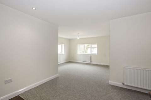 2 bedroom flat to rent, Ashley Road, Parkstone, BH14