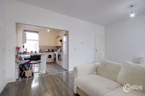 2 bedroom flat for sale, Arcadian Gardens, London, N22