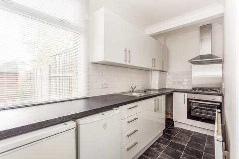 3 bedroom terraced house to rent, Thorold Road