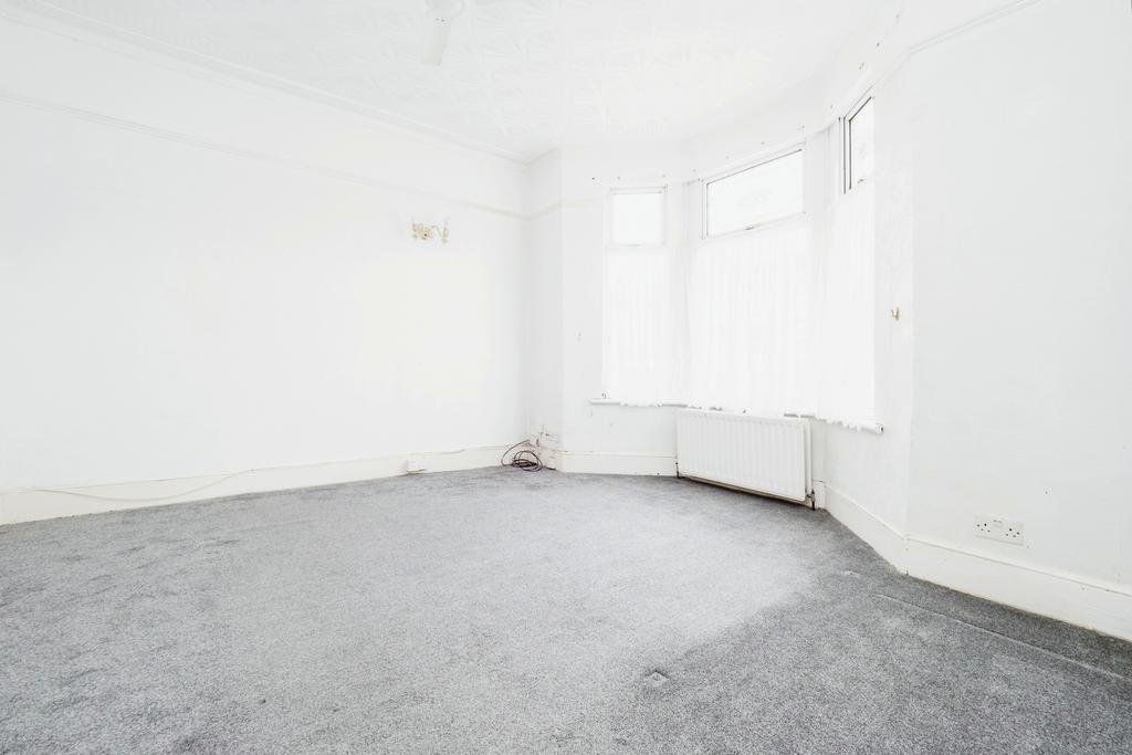Thorold Road 4 bed terraced house to rent £2,500 pcm (£577 pw)
