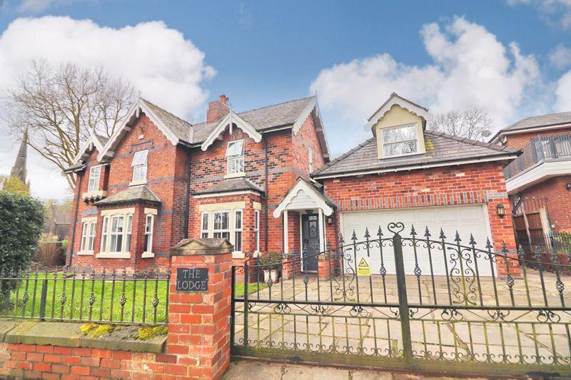 Broad Oak Park, Manchester M30 4 bed detached house for sale - £1,000,000