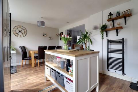 31 Earlsway, Great Haywood, Stafford, ST18 0RP