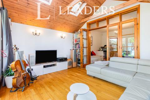 3 bedroom detached house to rent, Woodside Road, Kingston Upon Thames, KT2