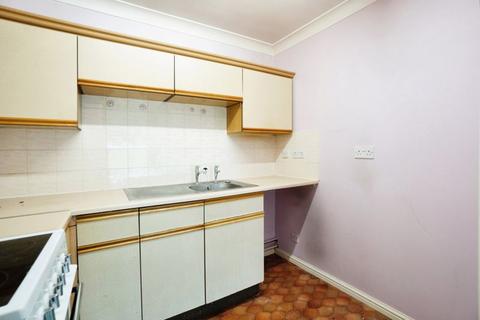 1 bedroom flat for sale, Spring Close, Dagenham RM8
