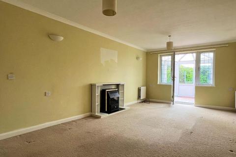 2 bedroom flat to rent, Penns Court, Horsham Road, Steyning, West Sussex, BN44 3BF