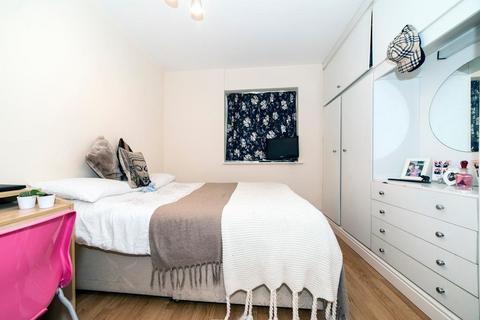 2 bedroom flat for sale, Wilmslow Road, Fallowfield, Manchester, M14 6DW