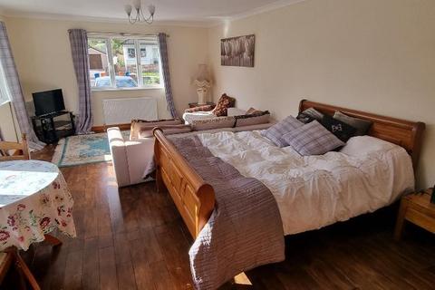 Studio to rent, Milngavie, Glasgow G62
