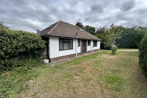 4 bedroom bungalow to rent, Chipstead , Sevenoaks, Kent