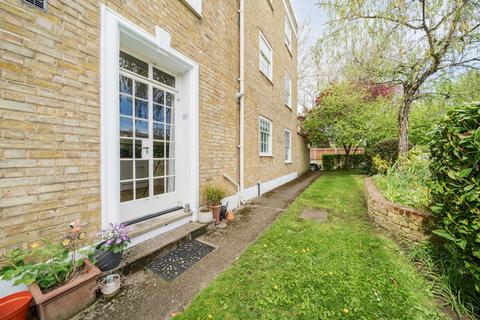 61 Parkside, London, SE3 7QF