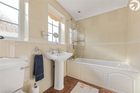 33 Gerdview Drive, Dartford, DA2 7BS