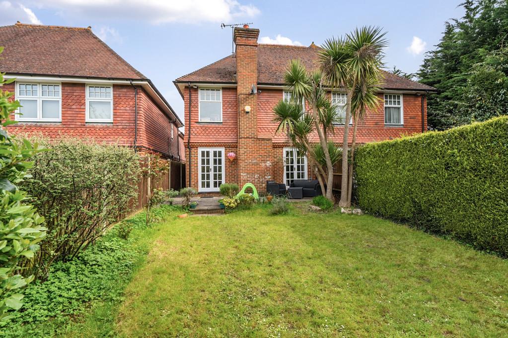 Detached house exterior, garden