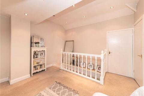 6 Langley Grove, Bingley, BD16 4ES
