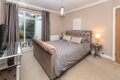 6 Langley Grove, Bingley, BD16 4ES