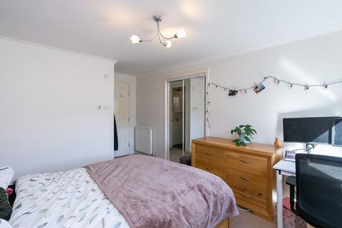 51/3 Bryson Road, Edinburgh, EH11 1DS