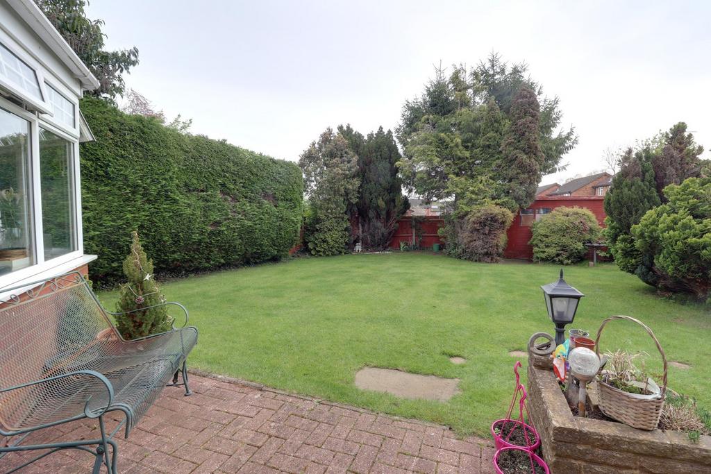 Hardwick Close, Stevenage SG2 4 bed detached house for sale £550,000