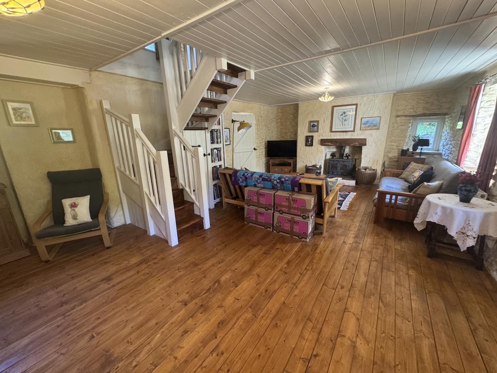 Living room (second image)