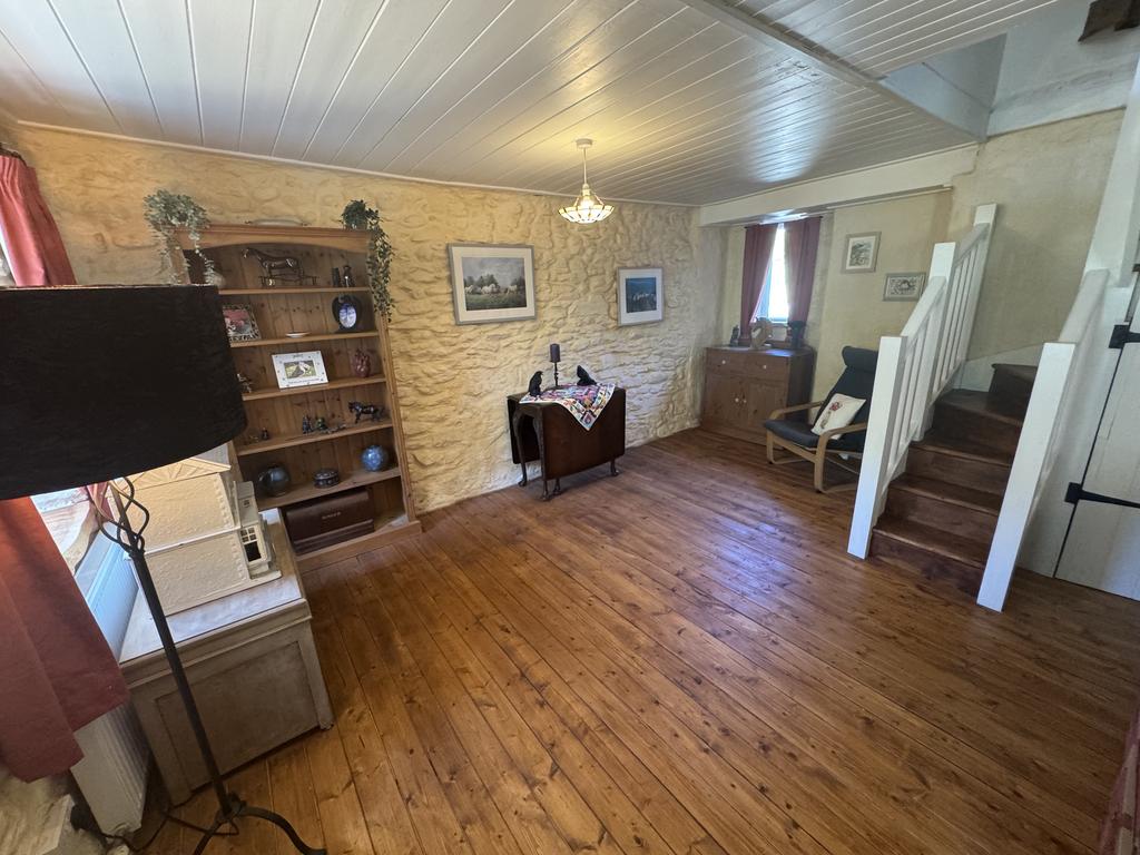 Living room (third image)