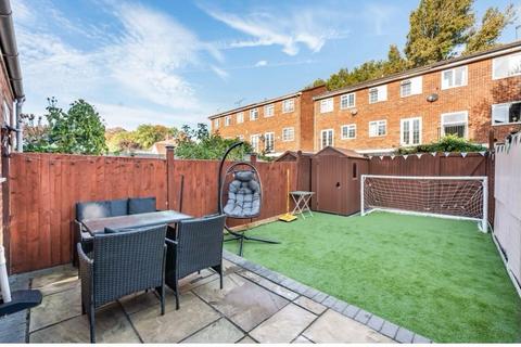 65 Bucklers Way, Carshalton, SM5 2DZ