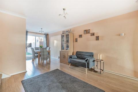 65 Bucklers Way, Carshalton, SM5 2DZ