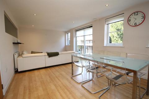 17a North Street, Carshalton, SM5 2HW