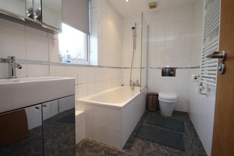 17a North Street, Carshalton, SM5 2HW