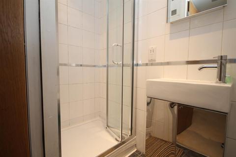 17a North Street, Carshalton, SM5 2HW