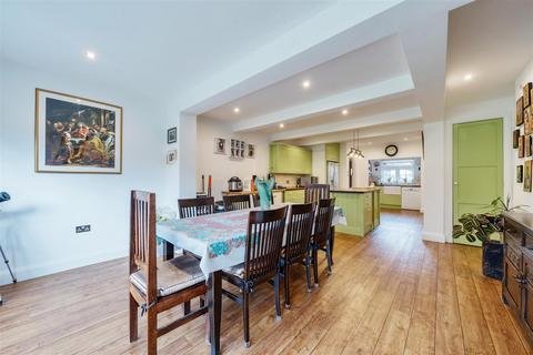 58 Mount Park, Carshalton, SM5 4PS
