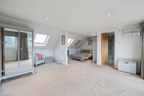 58 Mount Park, Carshalton, SM5 4PS