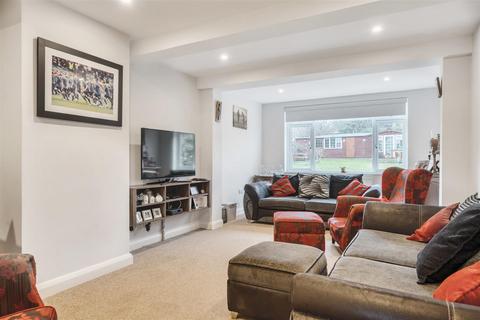 58 Mount Park, Carshalton, SM5 4PS