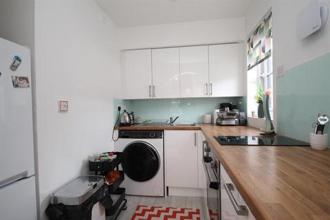Flat 6, 3 Violet Close, Hackbridge, Wallington, SM6 7HH