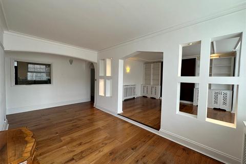 3 bedroom flat to rent, Sidmouth Road, London NW2
