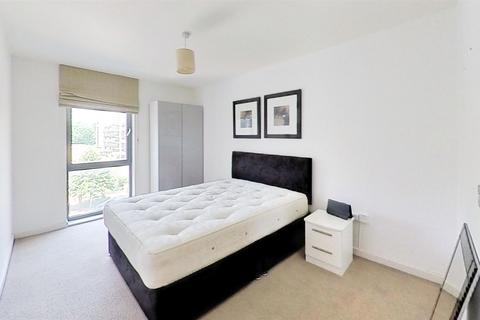 2 bedroom apartment to rent, Crowder Street, London E1