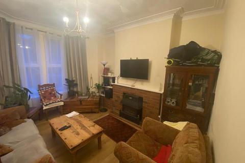 4 bedroom house to rent, Africa Gardens, Cardiff